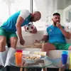 Comendo o amigo durante o Jogo