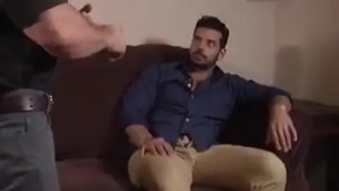 Dois amigos se comendo