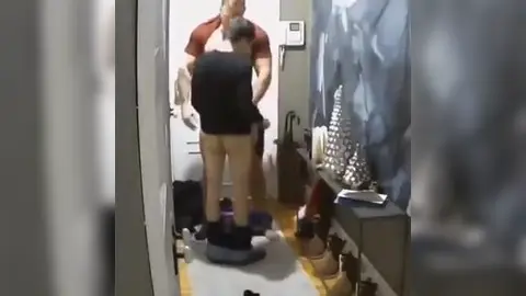 Grandão Comendo Baixinho