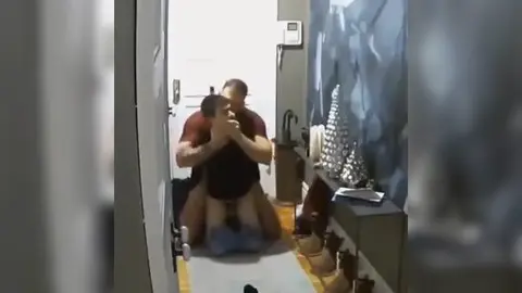 Grandão Comendo Baixinho