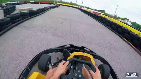 Dom King, Drake Von & Evan Peix – Race For My Hole