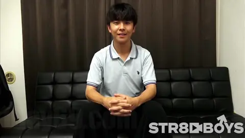 Baby-faced college student