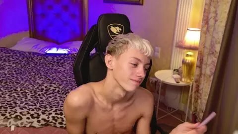 Show cam porno sexy con LeonLure