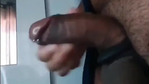 iAmBearBoy Ordenhando Seu Pau Até Gozar