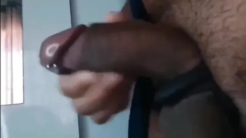 iAmBearBoy Ordenhando Seu Pau Até Gozar