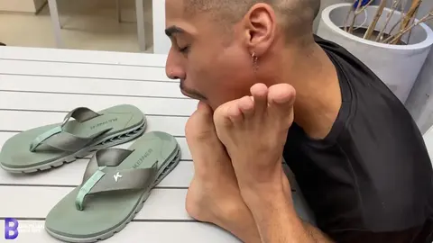 36 gay feet worship