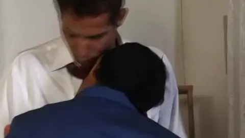 Com o amante na lua de mel