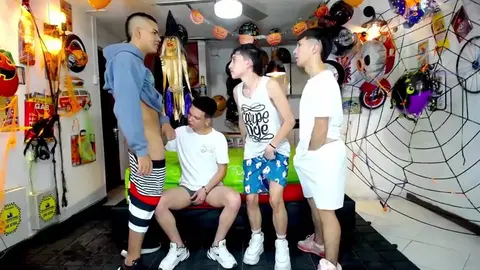 Show cam gay: quarteto de twinks