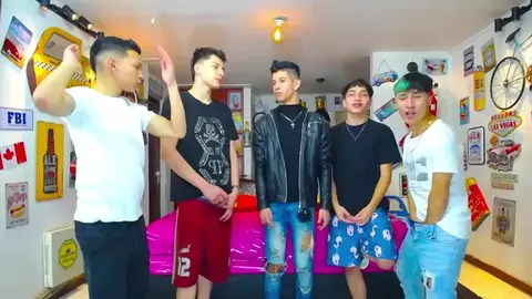 Orgia sexy com twinks e cam boys