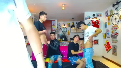 Orgia sexy con twink e cam boys