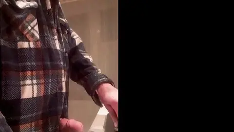 Primer plano de mi polla y mis huevos