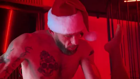 Le Père Noël et le vilain mec