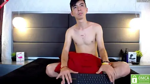 Casal de twinks no modo hard no tube