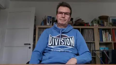 German 55yo daddies meaty foot soles on the desk and right into your face ?.