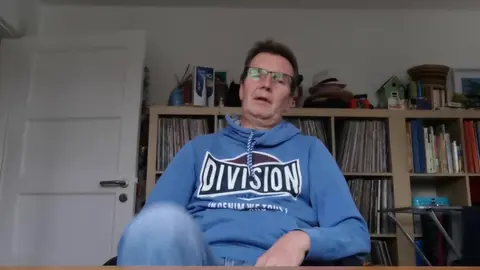 German 55yo daddies meaty foot soles on the desk and right into your face ?.