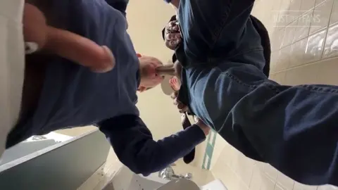 Gay amateur en public 1