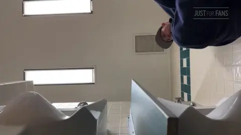 Gay amador em público 1