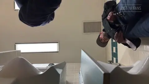 Gay amateur en public 1