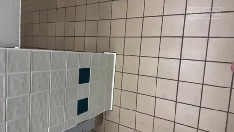 Gay amateur en public 1