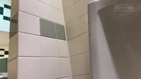 Gay amateur en public 2