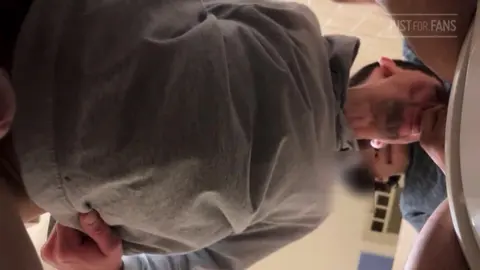 Amateur gay en public 4