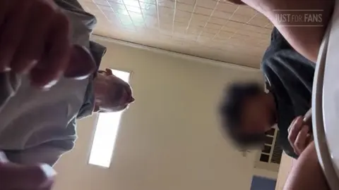 Amateur gay en public 4