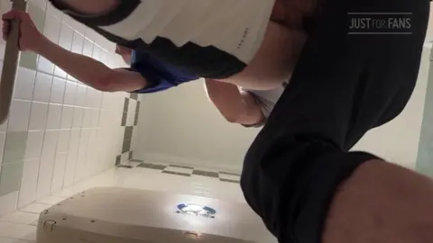 Gay amateur en public 5