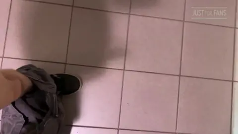 Gay amateur en public 7