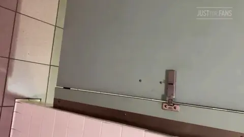 Gay amateur en public 7