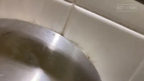 Schwuler Amateur-Spaß in der Öffentlichkeit 7