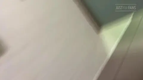 Gay amateur en public 7