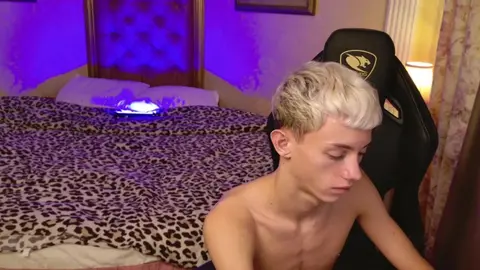 hot sexy twink camboy show leonlure