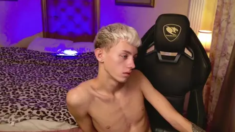 Heißer Cam-Show-Sex mit sexy Twink – LeonLure