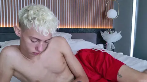 sexy hot twink show camboy leonlure