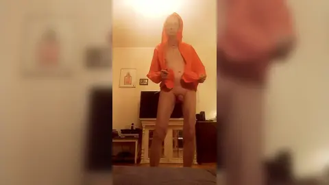 À poil sous son K-Way : trip de ouf