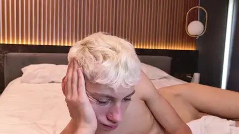 hot sexy twink camboy leonlure show