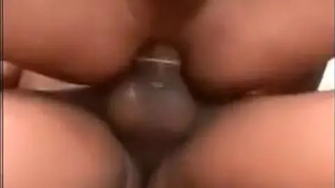 Jeunes Colombiens en train de baiser 026