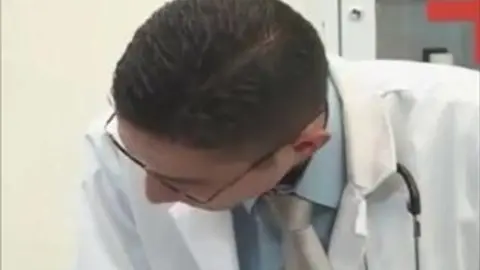 Jeunes Colombiens en train de baiser 028