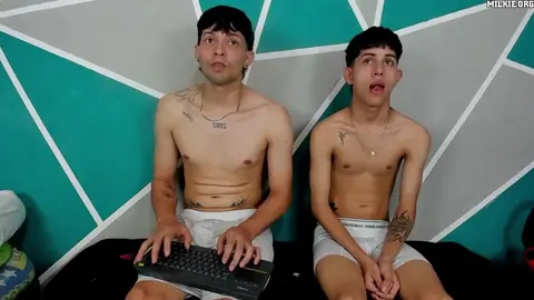 Geiles Twink-Pärchen: Miguey & Alejo