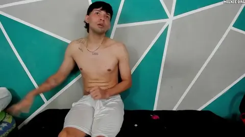 Pareja de twinks en celo: Miguey & Alejo