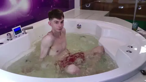 Nathan, lo scout, viene “iniziato”