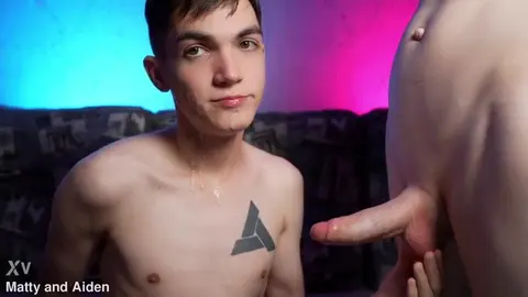 Twink sexy a casa: Matty & Aiden