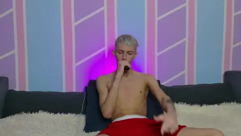 Sexy Twink Solo-Camshow – LeonLure 2