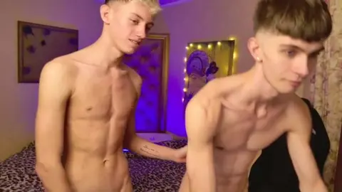 Couple de twinks en mode sex tape : JerryLucky en show hardcore