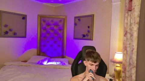 Sesso hot tra amici: JerryLucky su WebTube