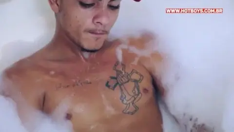 Novinhos brasileiros fodendo 023