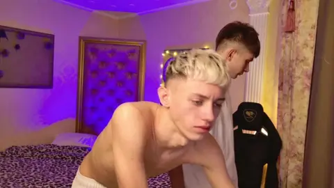 Sex show bollente con JerryLucky