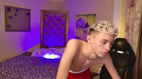Twinks gostosos na cam: JerryLucky em show quente