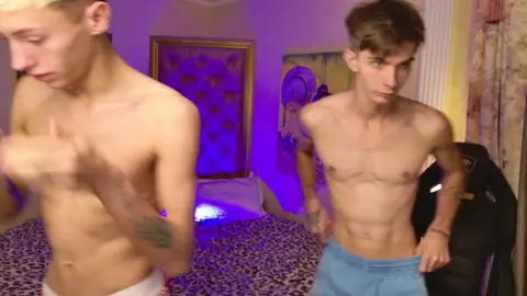 Twinks sexy en cam : JerryLucky en show hot