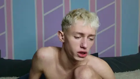 Twink camboy sexy: LeonLure in uno show porno